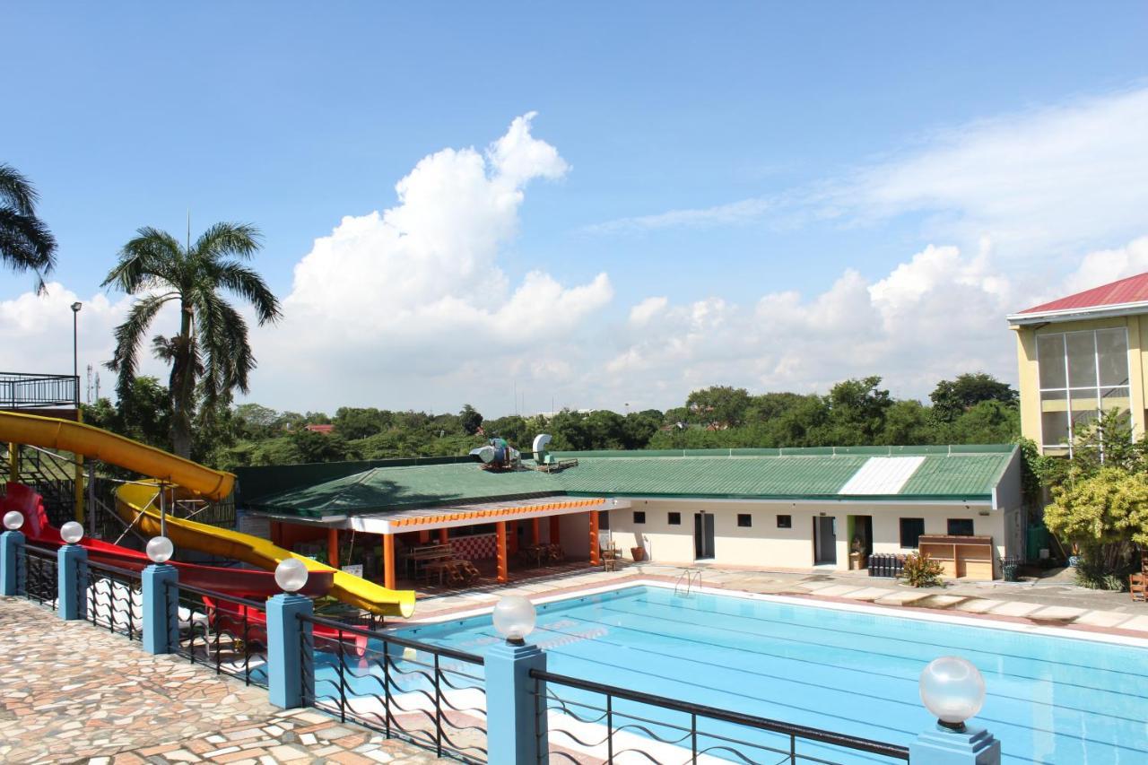 Eon Centennial Resort Hotel & Waterpark 일로일로 외부 사진