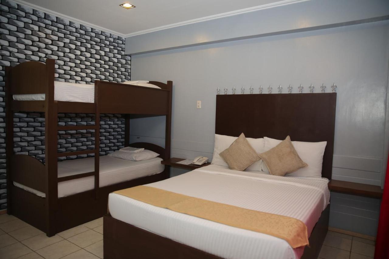 Eon Centennial Resort Hotel & Waterpark 일로일로 외부 사진